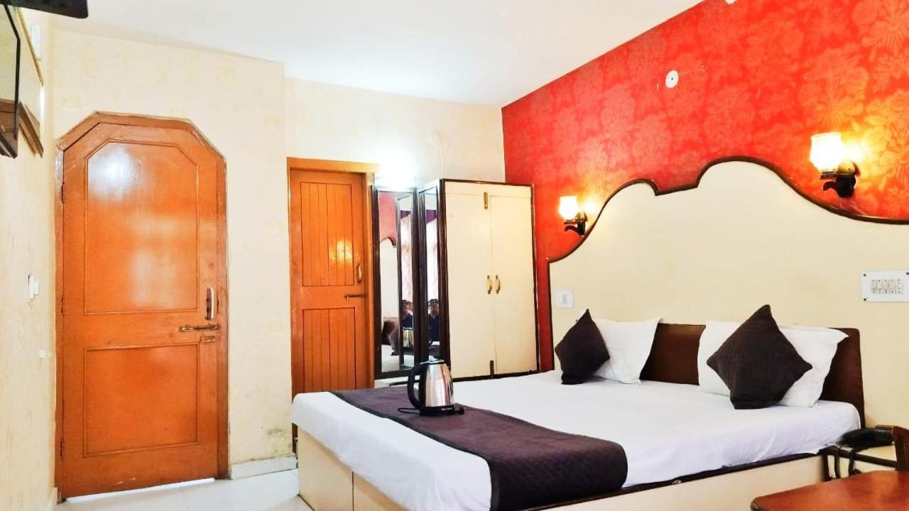 Hotel Gilbert Mountain View Manāli Esterno foto