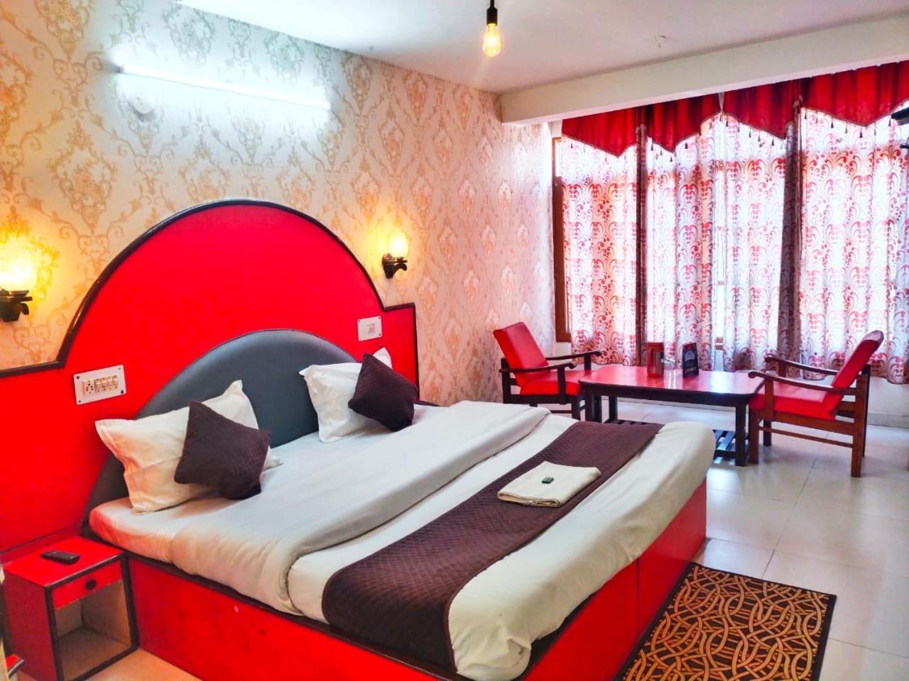 Hotel Gilbert Mountain View Manāli Esterno foto