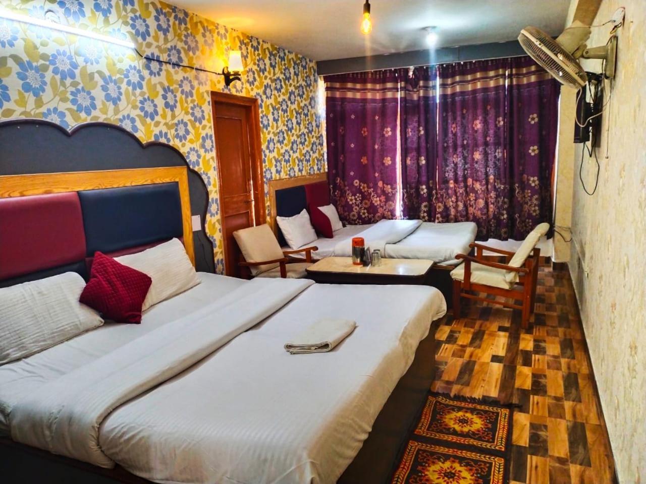 Hotel Gilbert Mountain View Manāli Esterno foto