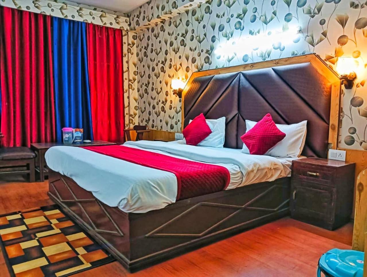 Hotel Gilbert Mountain View Manāli Esterno foto